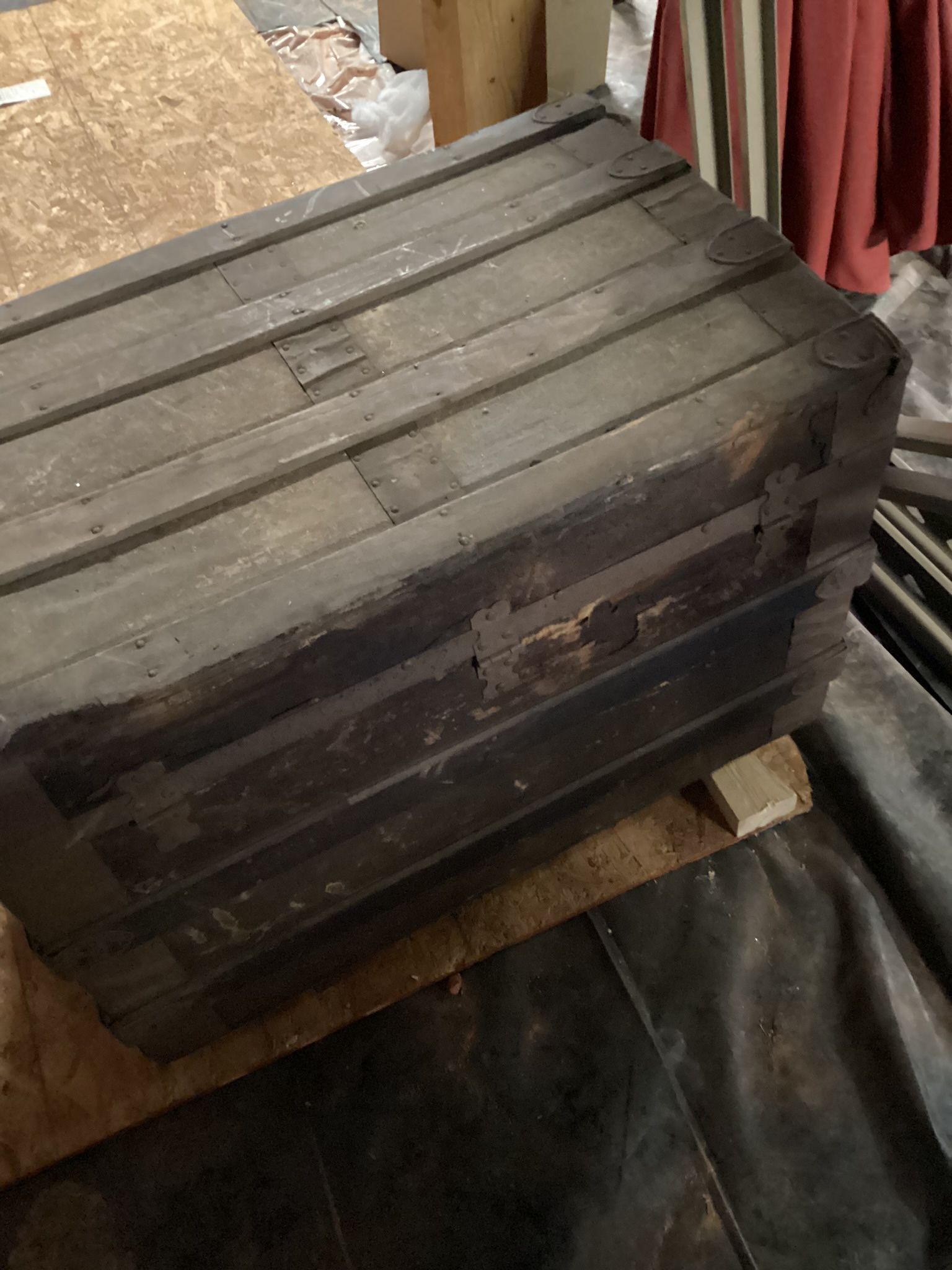REDUCED!!!! Vintage Trunk
