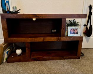 Entertainment center