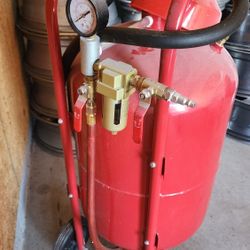 Central Pneumatic 110lb Sandblaster 