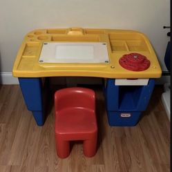 Toddlers Desk 
