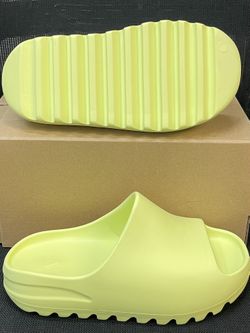 Yeezy Slide Kids 2Y adidas - Glow Green GX6139 - New in Box