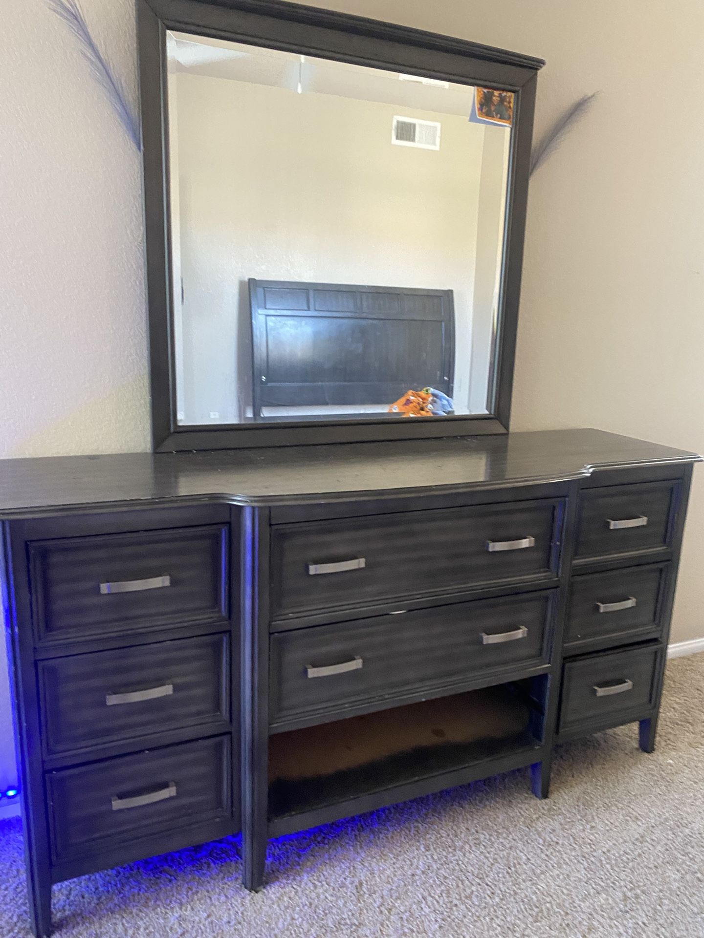 Dresser W/ Mirror