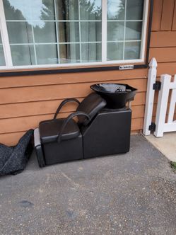 Free salon wash chair with plumbing