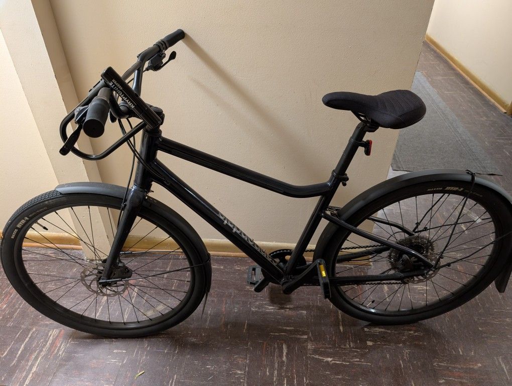 Cannondale Treadwell 2 Bike with Metal Fenders and U-Lock
