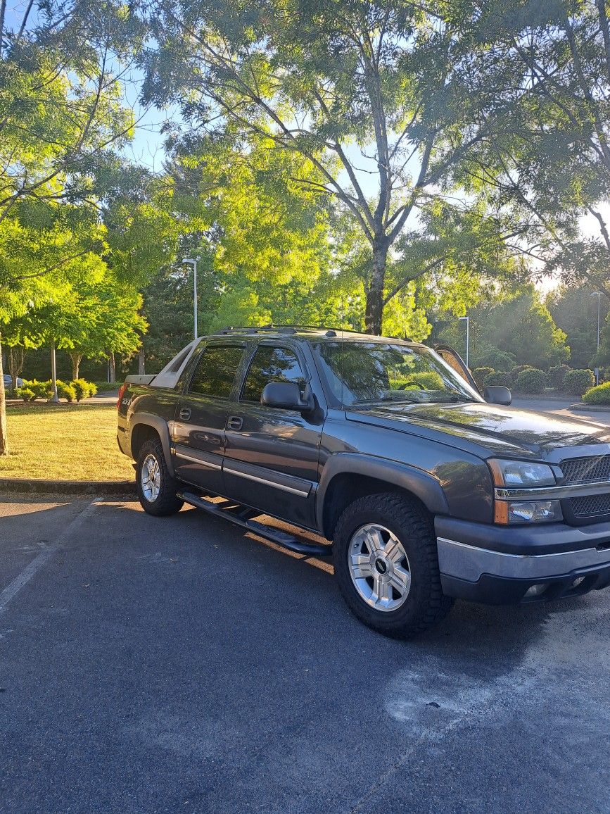 2004 Chevrolet Avalanche for Sale in Seattle, WA OfferUp