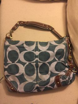 Coach large Carly 10620 green shoulder bag