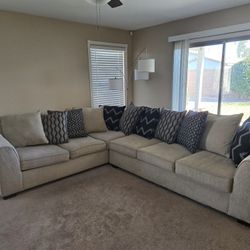 Large L-Shaped Sectional Sofa - Includes 11 Designer Cushions - South Phoenix
