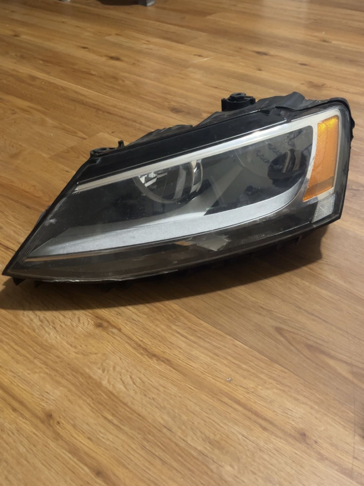 2016 Vw Jetta TSI Se 1.4 Turbo Headlight Driver Side