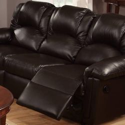 Recliners Sofá And Loveseat. New. Firm Price