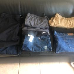 4x Pants Some  Levi’s With Tags  Around 10 Pair Pants and Sweats 