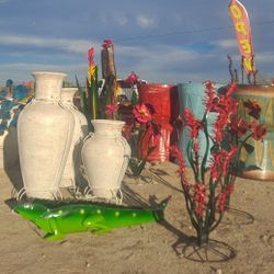 Metal Yard Art 🌵Imports😍POTTERY ❗️