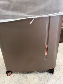 Samsonite 30 inch spinner - Brand New With Tags