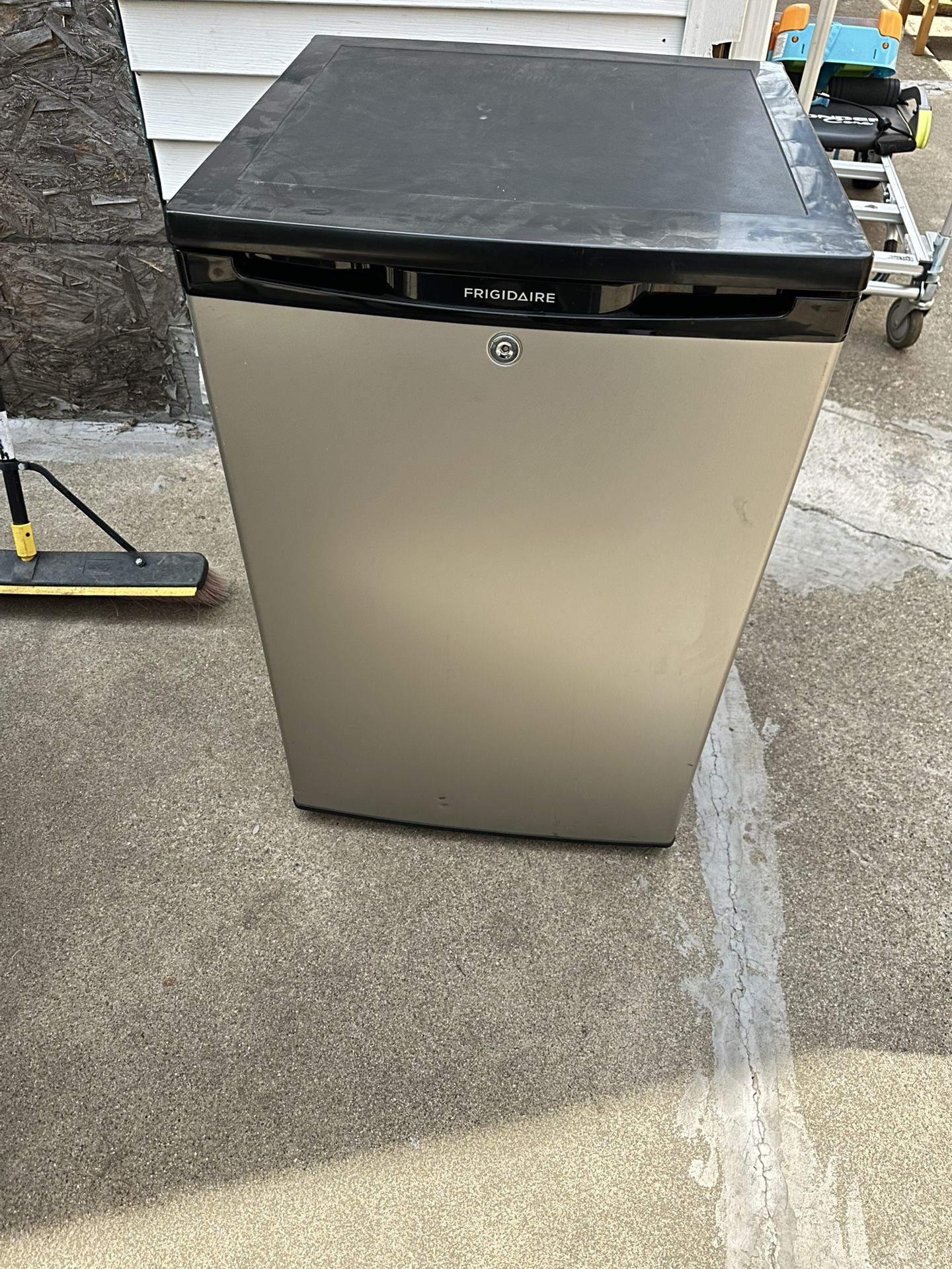 Mini Fridge
