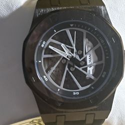 69489 - Invicta Speedway Rim. Watch - 42mm, Black (69489) New with a box