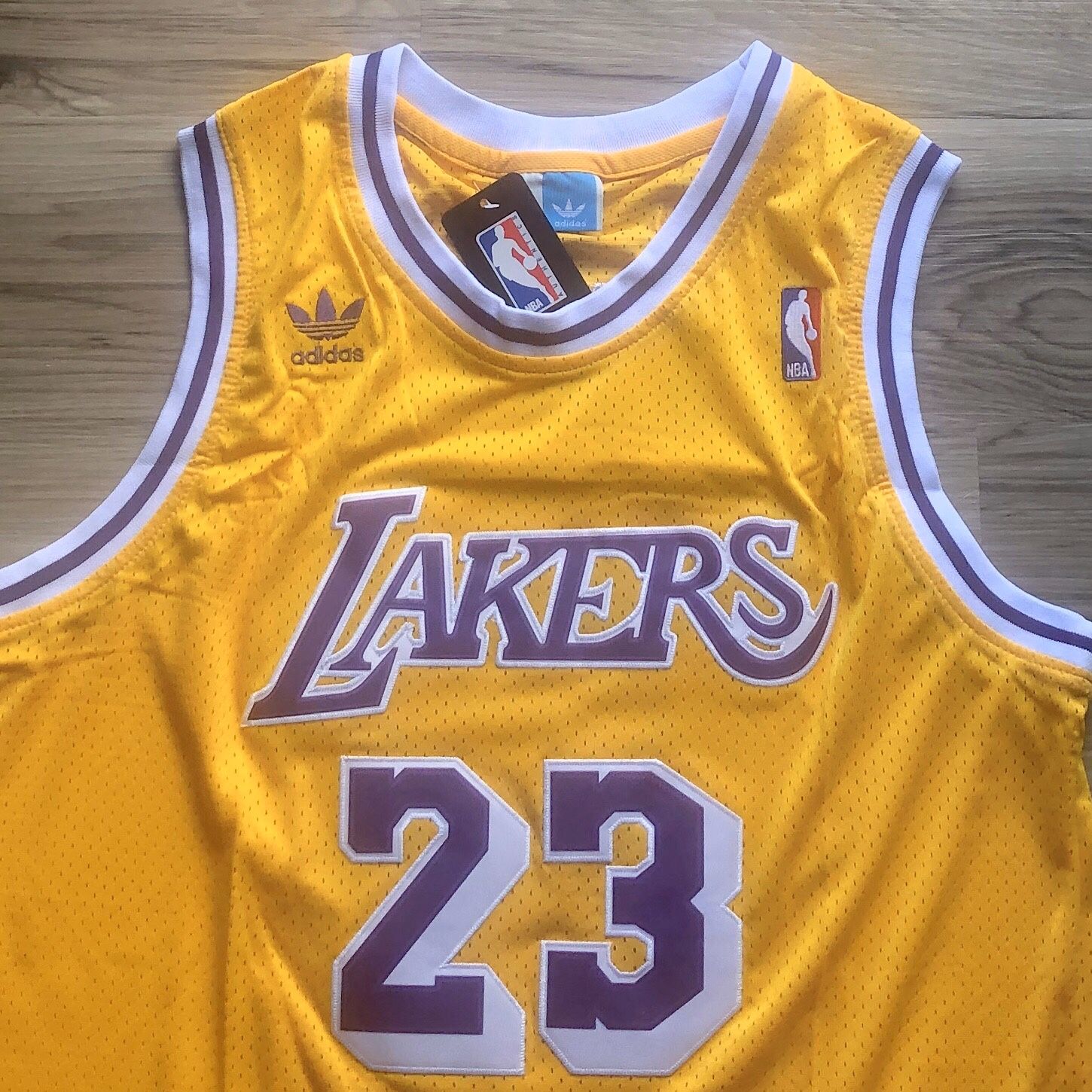 LeBron James Lakers Jersey Los Angeles Lakers STITCHED // Irish /#23  White// Purple// STITCHED S-XXL for Sale in Glendale, CA - OfferUp