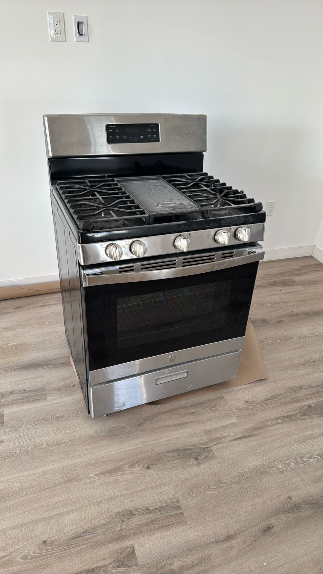 !!!!NEW GAS RANGE Stove Brand New GE