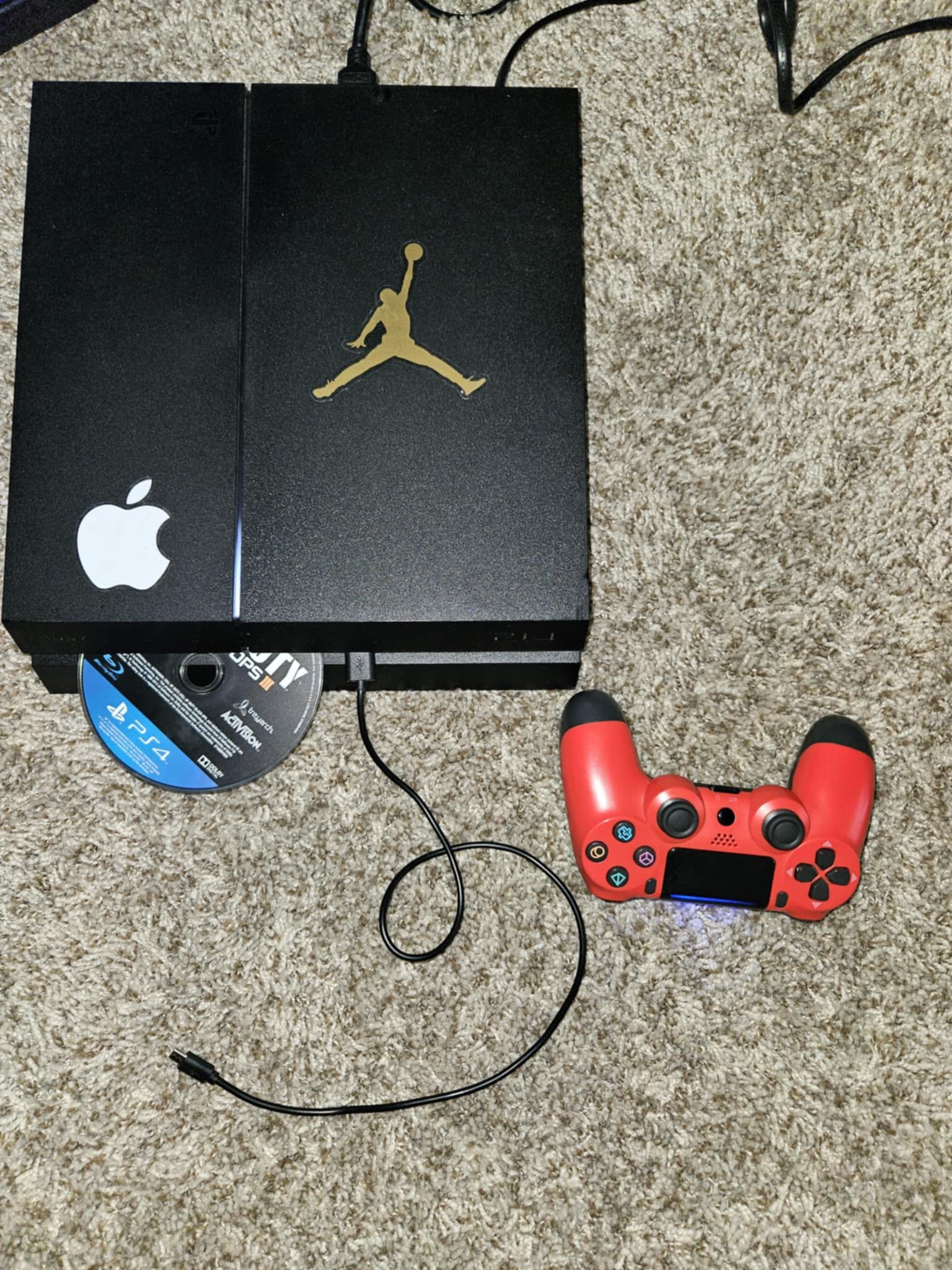 PS4 With controller And Black Ops 3!