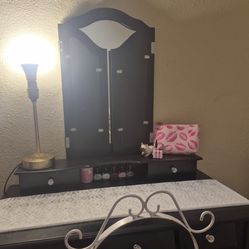 All Black Vintage Looking Girl Vanity  With Silver Clear Handles  And Three Mirrors