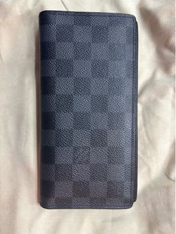 Louis Vuitton. Damier graphite wallet