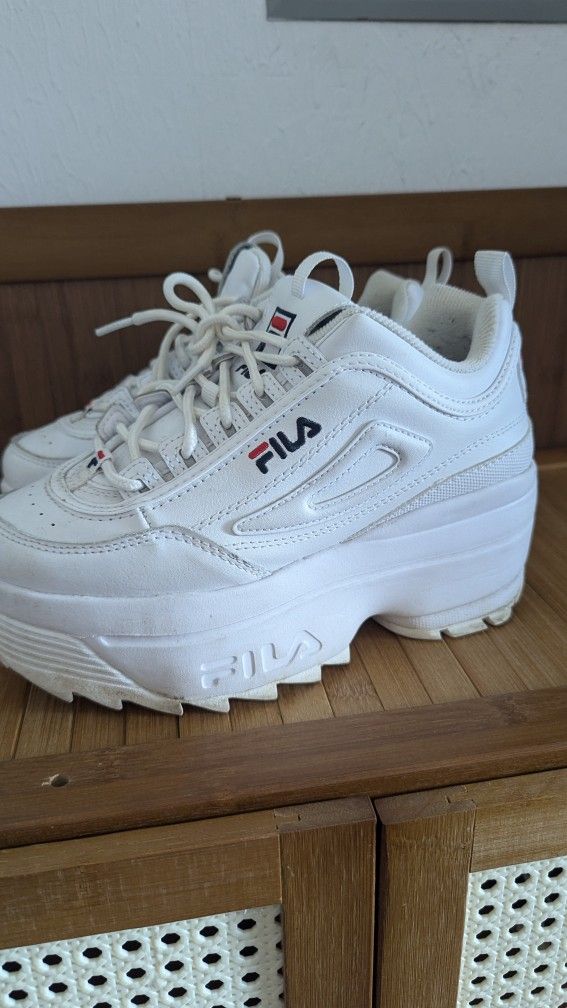 Women's Sneakers Size 6