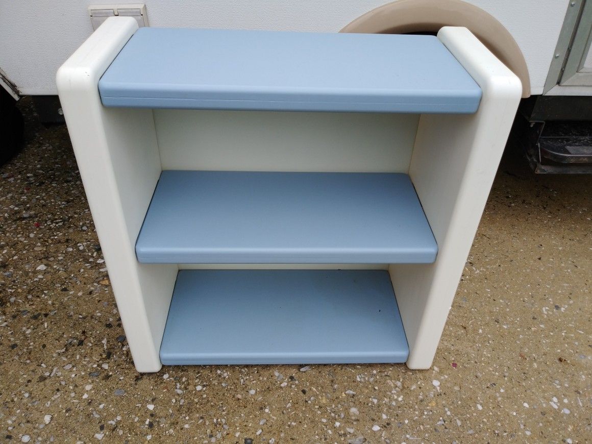 Little Tikes 2 Shelf Bookcase/Bookshelf