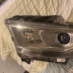 Driver Side Headlight For Dodge Durango 2017–2020