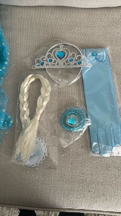 Frozen dress with accessories