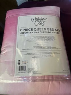 Colcha queen sabana, funda, y 4 cubre almohada y la colcha