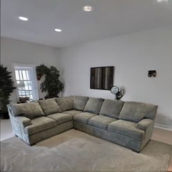 🛋️ DELIVERY AVAILABLE l Dark Gray 2Pc Sectional Couch