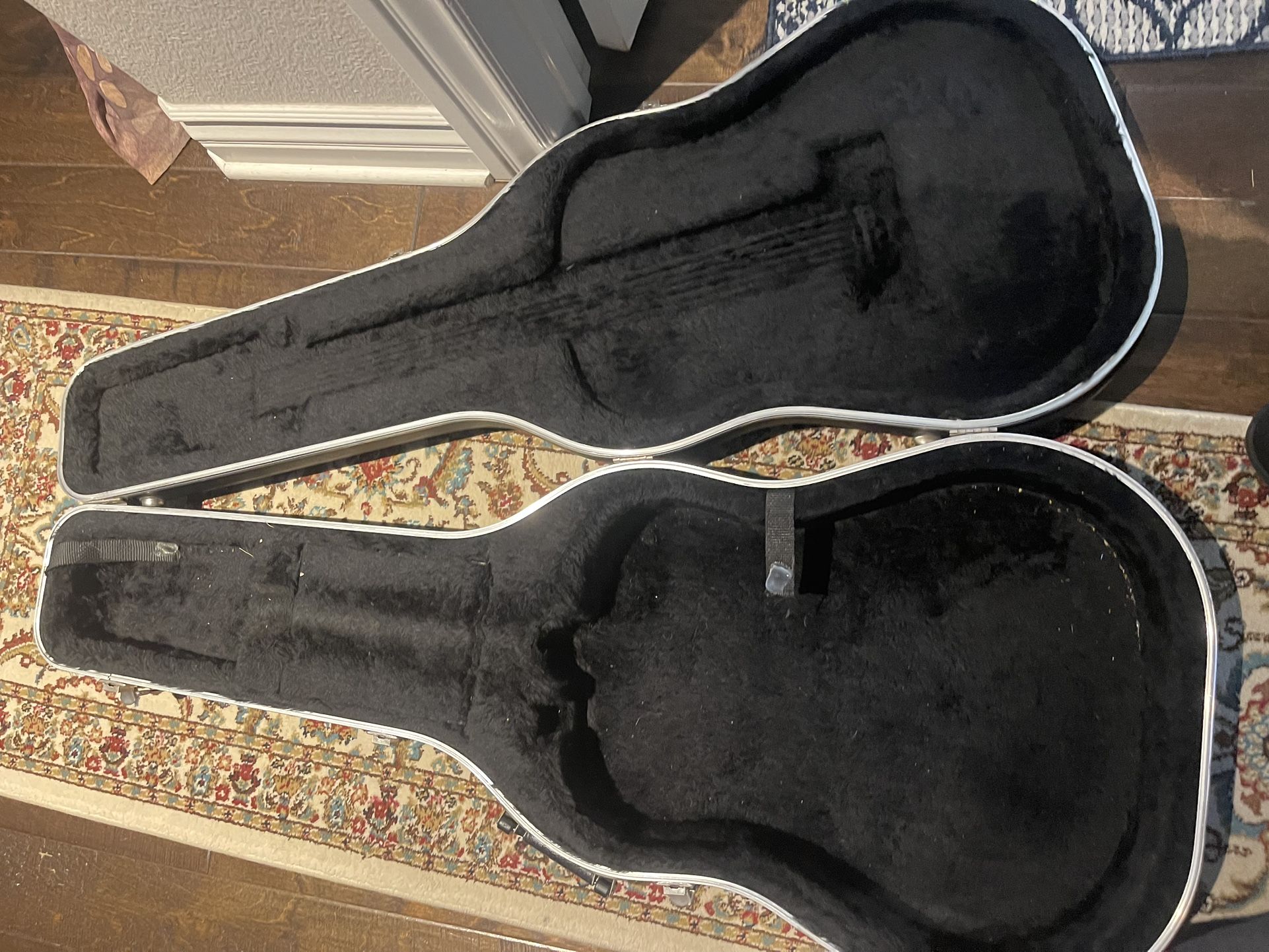 ACOUSTIC GUITAR HARD CASE