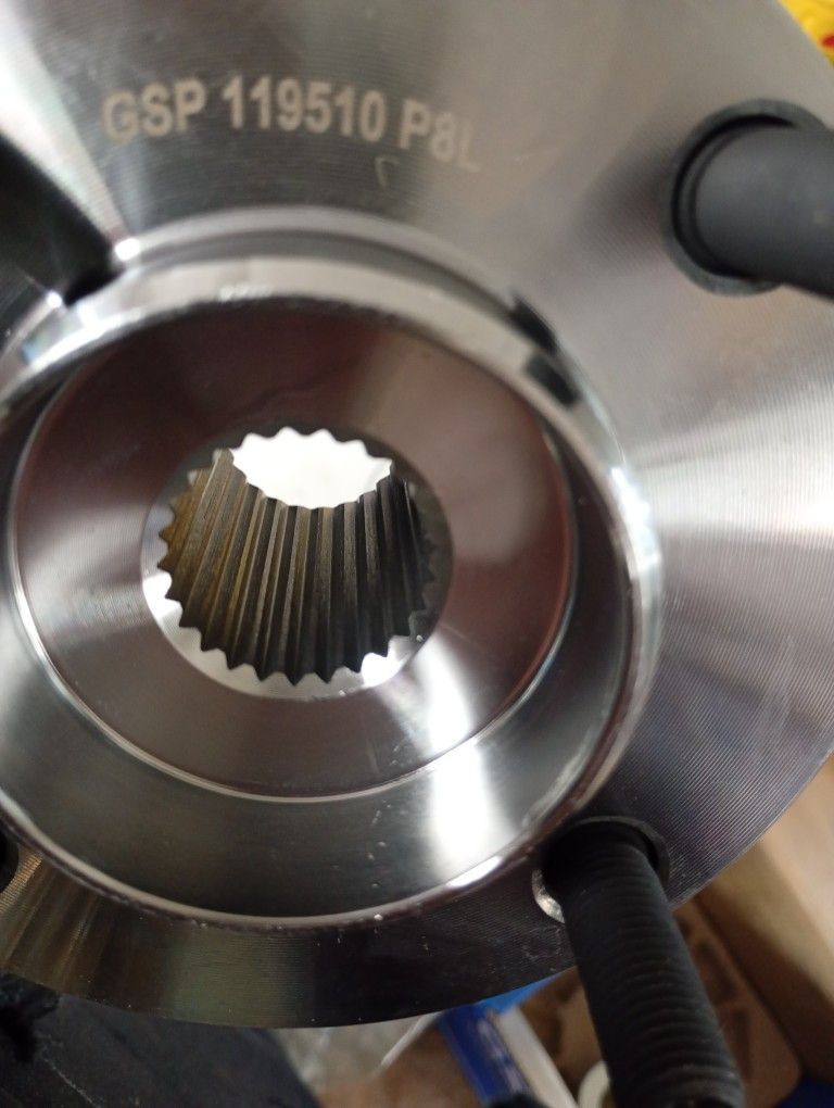 2010 Ford Focus Front Hub Assembly