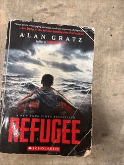 Refugee by Alan Gratz Paperback Book