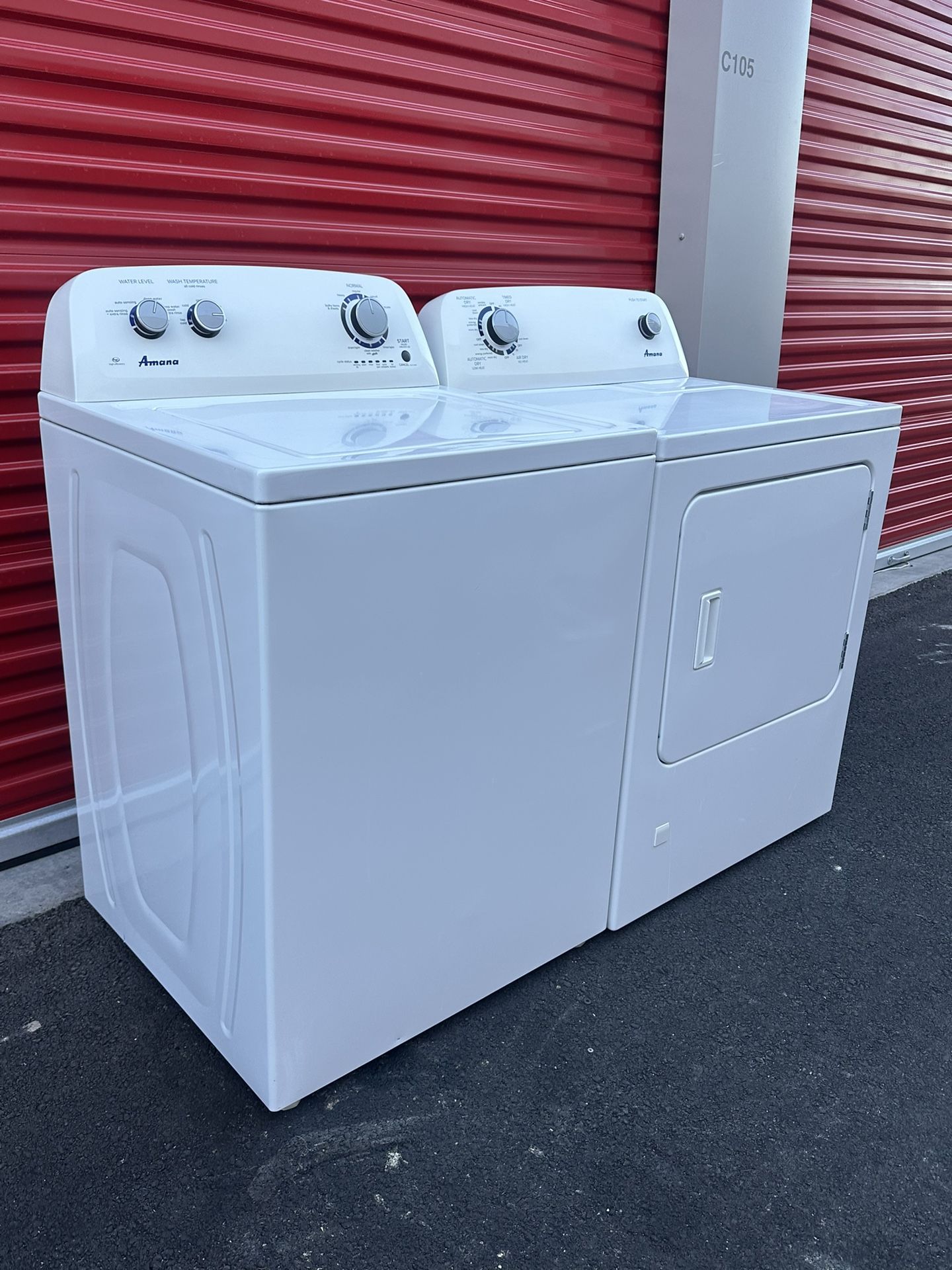 NICE AMANA WASHER AND GAS DRYER SET 