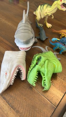 Dinosaurio and sharks toys