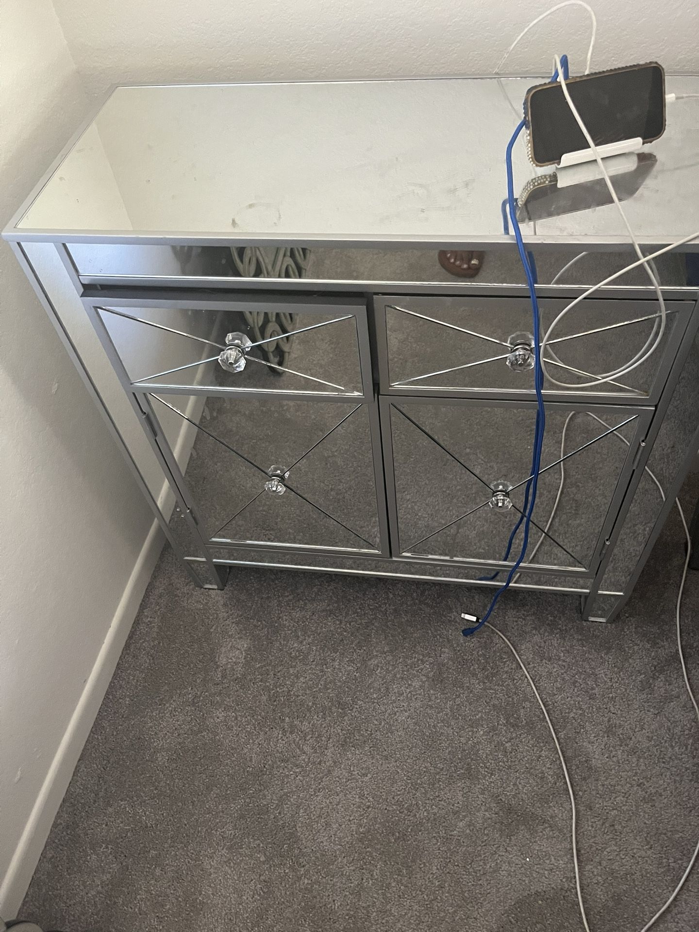 2 Mirror Nightstands