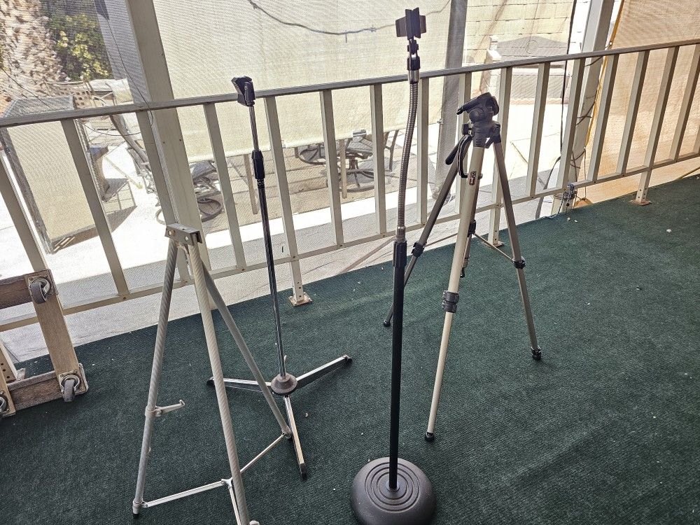 Mic Stands & Tri Pods