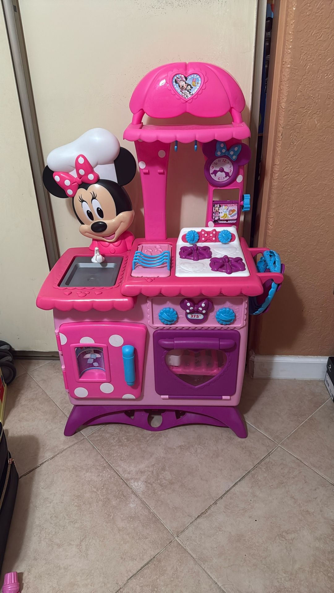 Minnie Mouse Kitchen