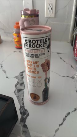 Wine bottle opener