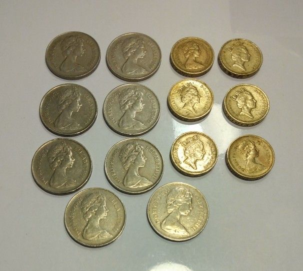 LOT OF (14) COINS OF GREAT BRITAIN ELIZABETH II - ONE POUND STERLING AND 10 NEW PENCE TO COLLECT