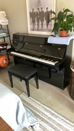 Schumann Upright Piano