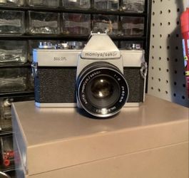 500 DTL Mamiya Sekor Film Camera