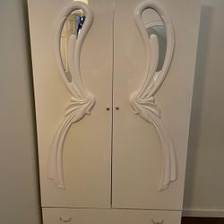 White Wardrobe / Armario Blanco