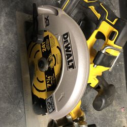 Skillsaw. Dewalt New. $120