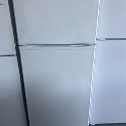 Whirlpool Refrigerator (1 Month Warranty)