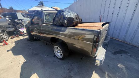 Nissan hardbody for parts
