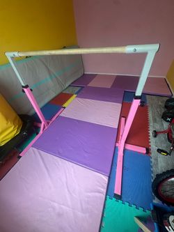 Gymnastics Bar/mat / bin