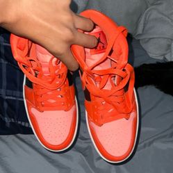 Jordan 1s Mid SE Rush