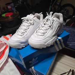 White Fila Tennis Size 8
