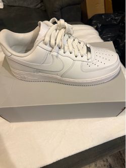 Men’s 9 Air Force 1’s