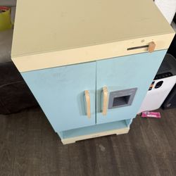 Toy Refrigerator (Robud)